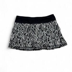 lululemon Black and Off White color, size 6
